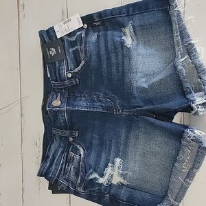 Silver jeans Suki curvy fit midrise short